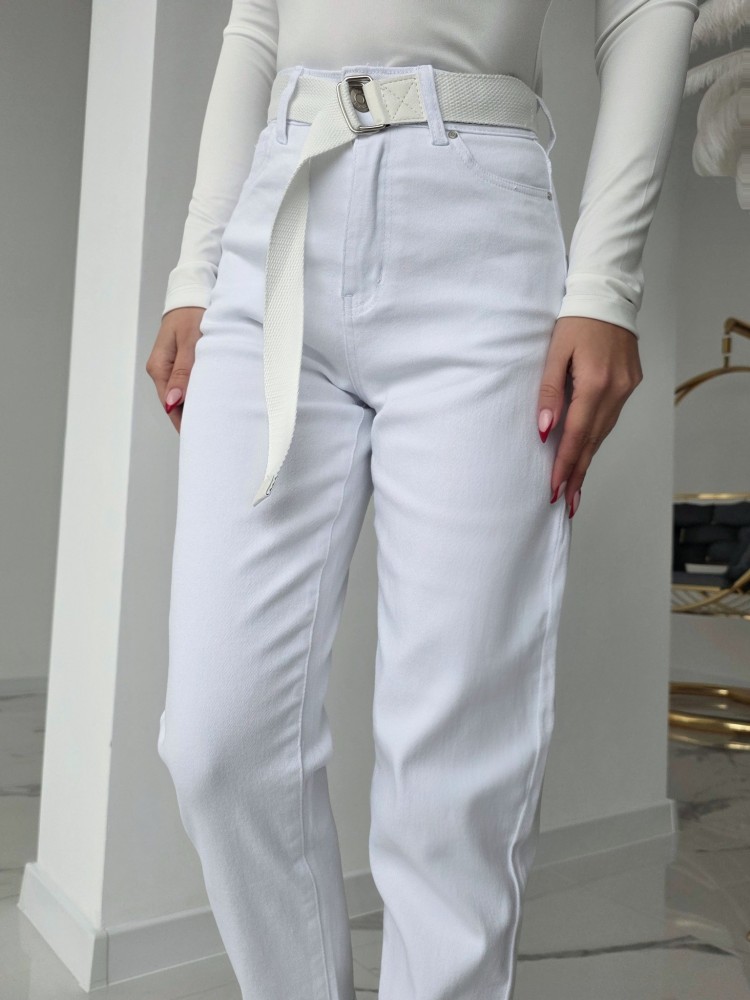 Дънки с еластичност и коланче