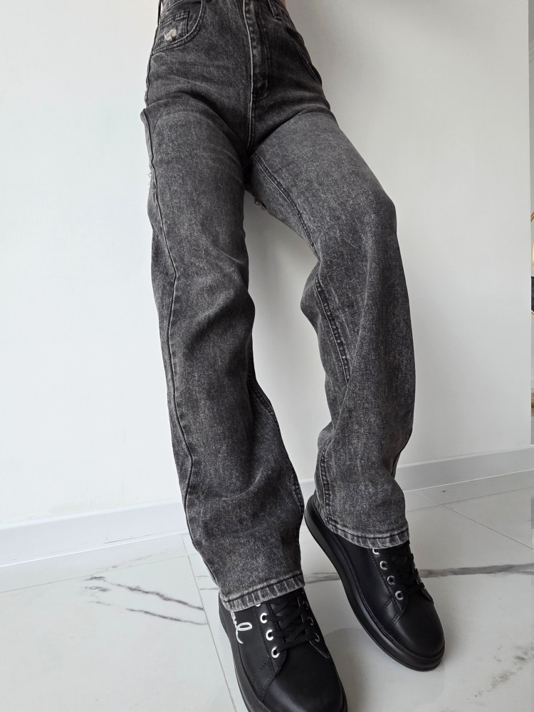 Дънки с накъсан ефект