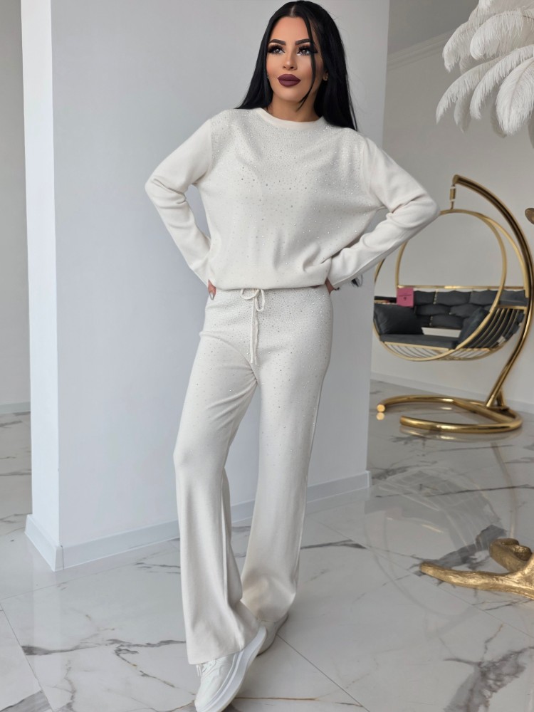 Екип Cashmere в екрю