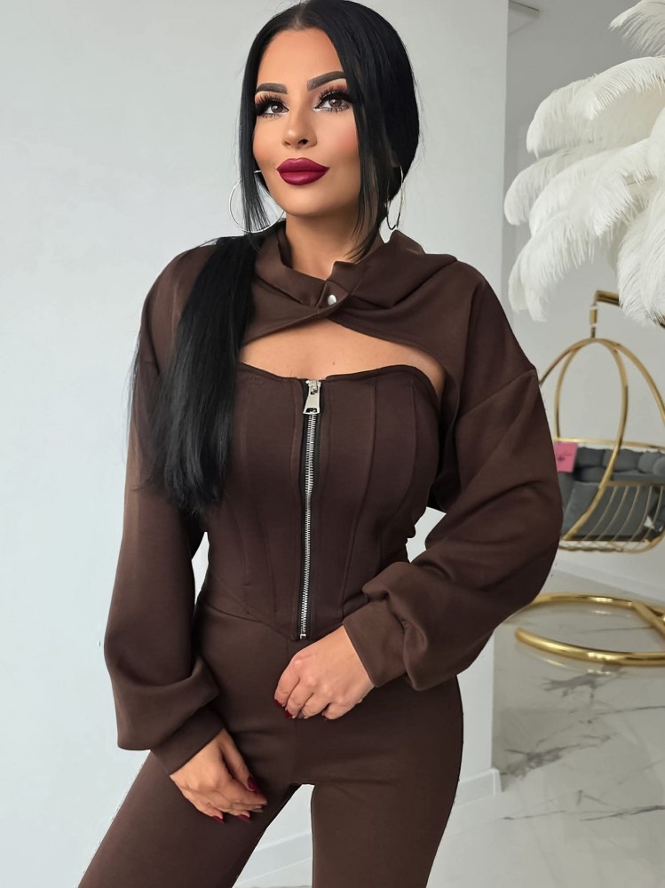 Екип от три части