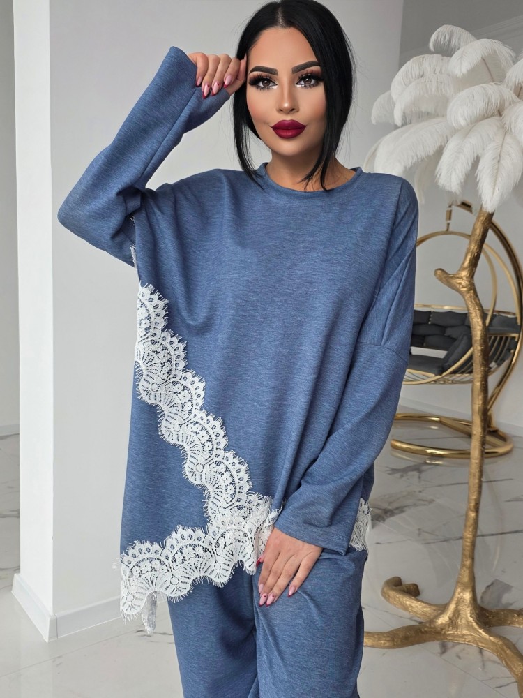 Екип с акцентираща дантела Indigo