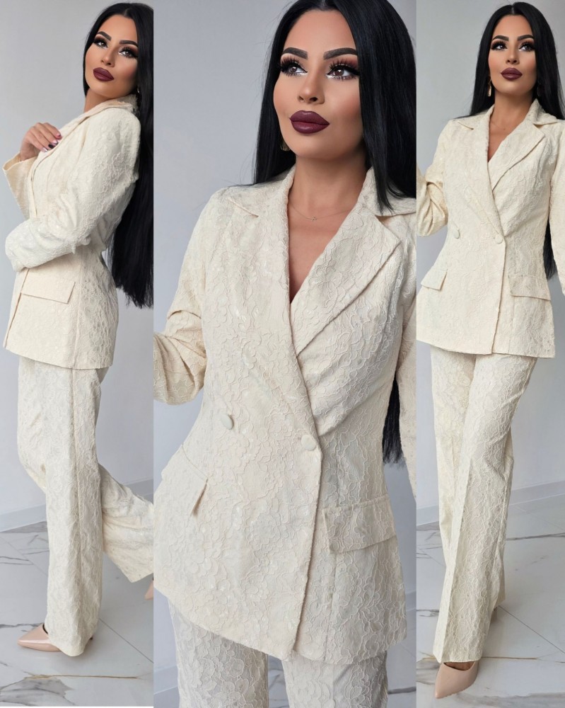 Ексклузивен модел костюм Ексклузивен модел костюм