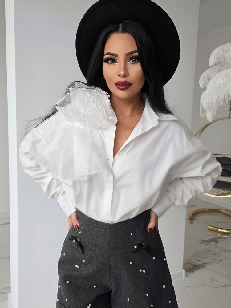 Елегантна риза с красив акцент