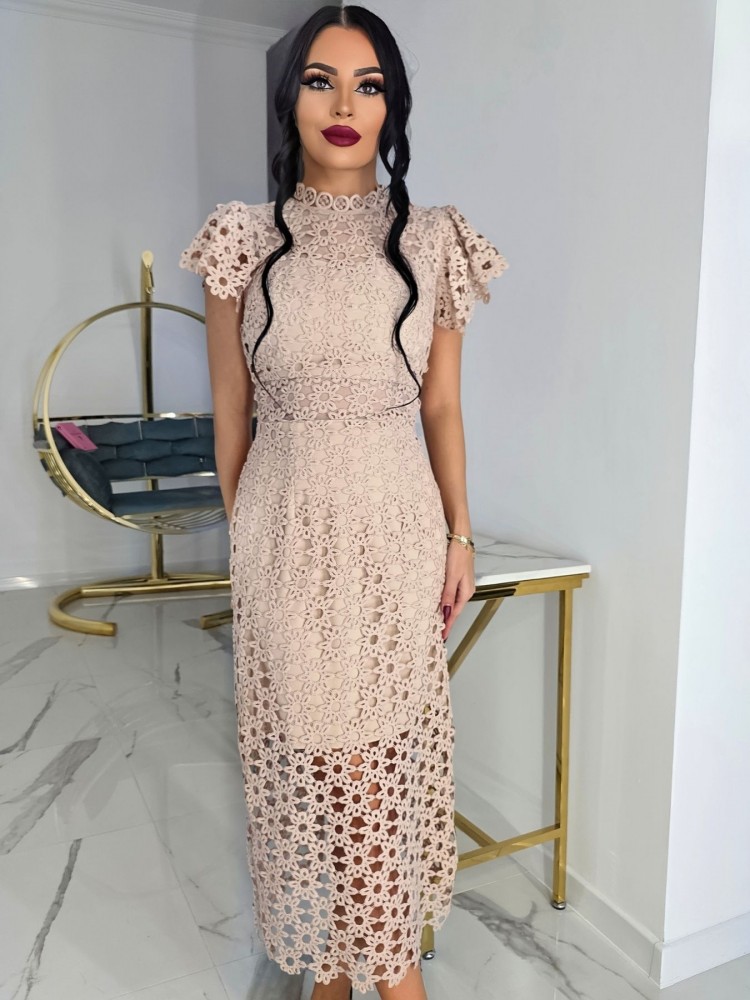 Елегантна рокля с дантела Елегантна рокля с дантела