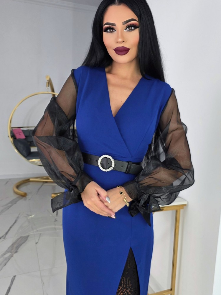 Елегантна рокля с красиви ръкави от офорщящ тюл