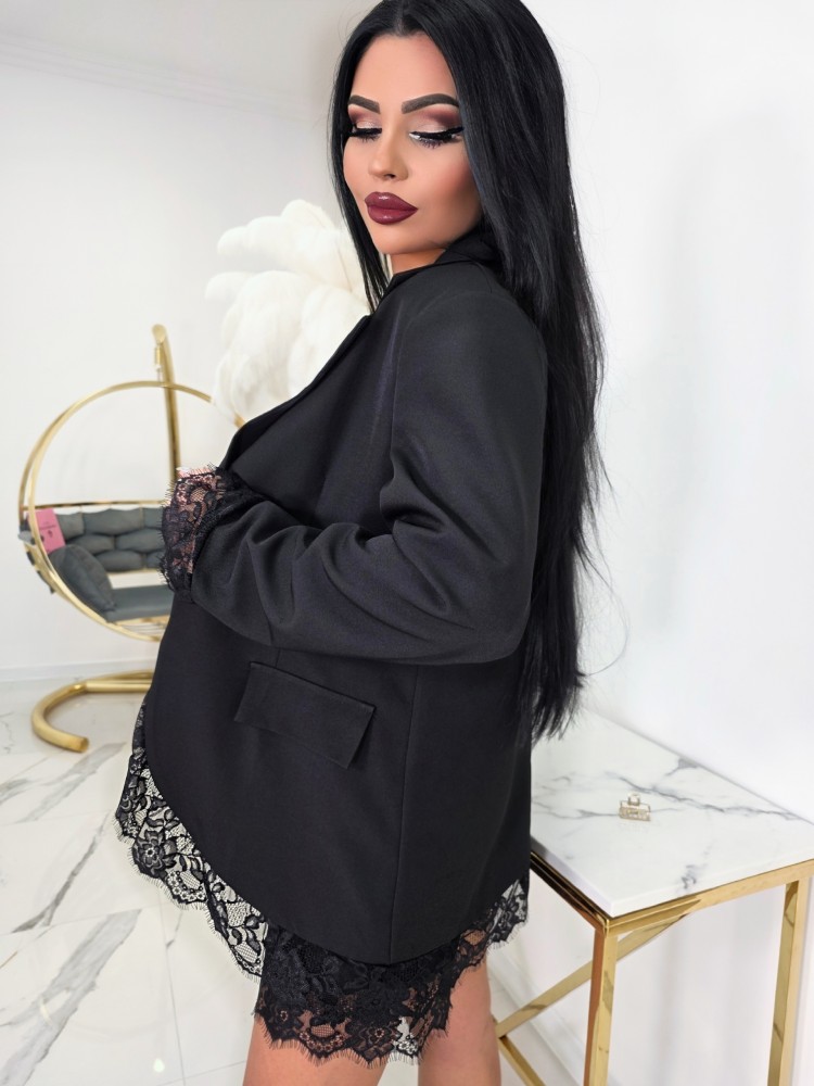 Комплект сако и панталонки с дантела Комплект сако и панталонки с дантела