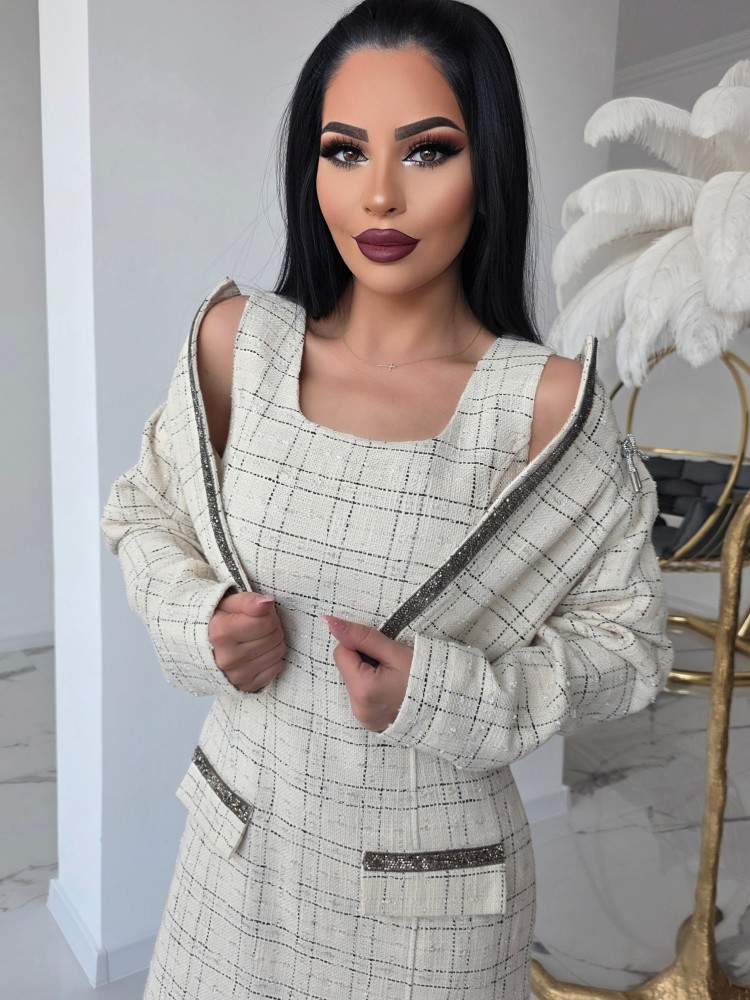 Комплект сако и рокля в екрю