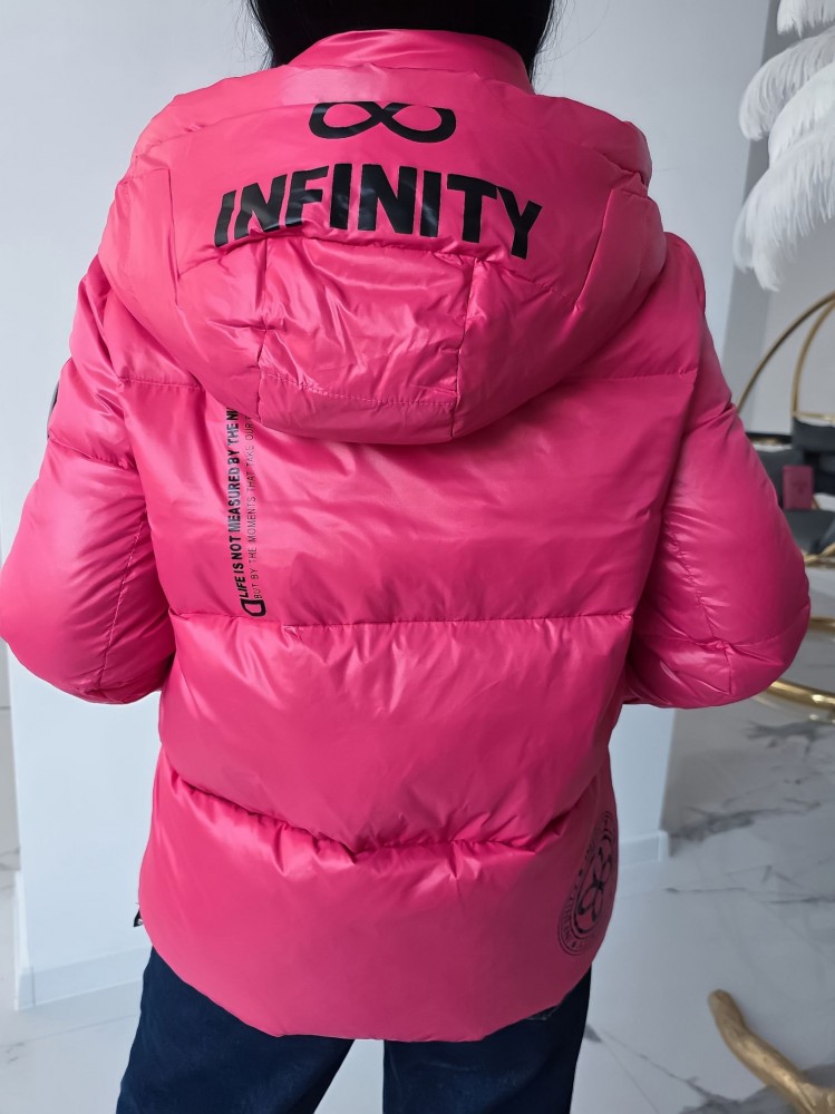 Луксозно яке Infinity