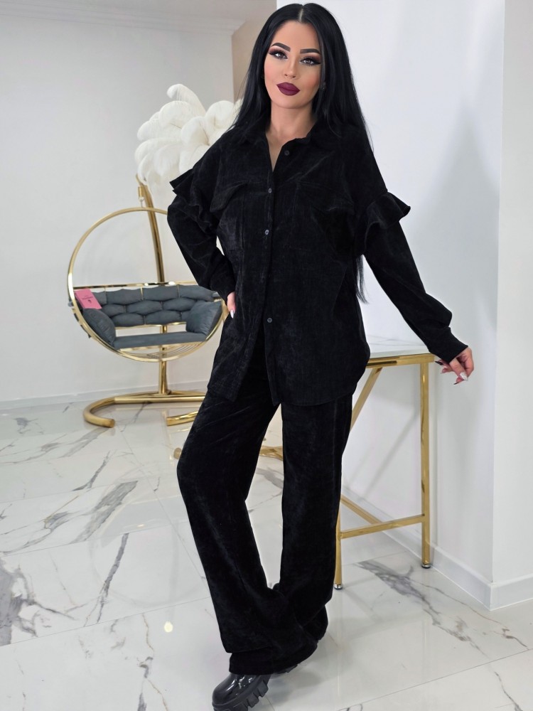 Плюшен комплект с акцент на раменете