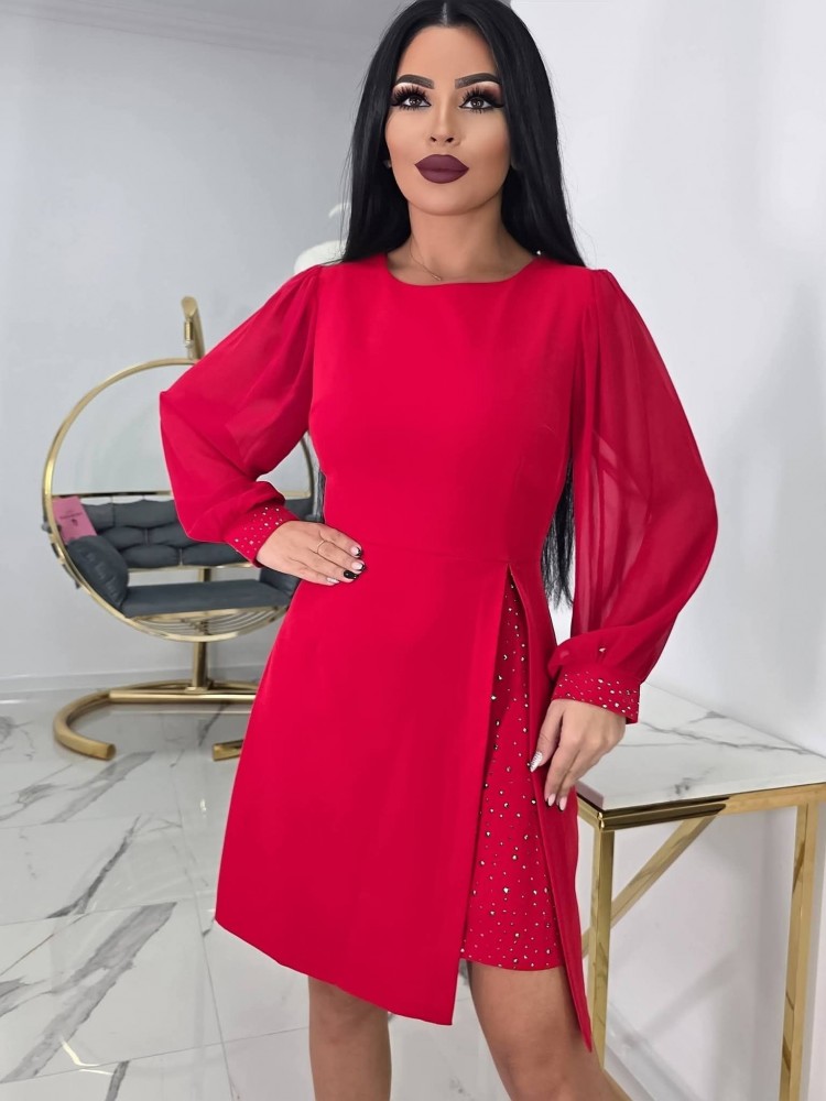 Приказна рокля в празнично червено Приказна рокля в празнично червено