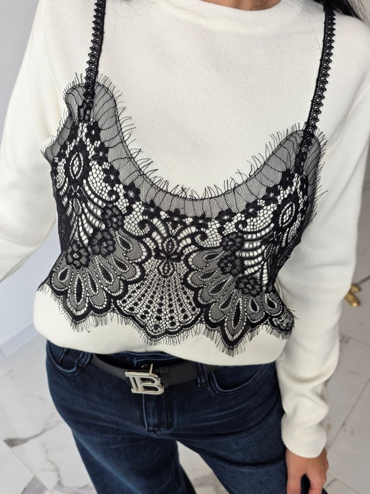 Пуловер от кашмир с нежна дантела