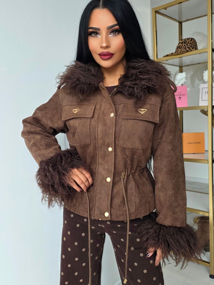 Разкошен модел яке от велур Caramel