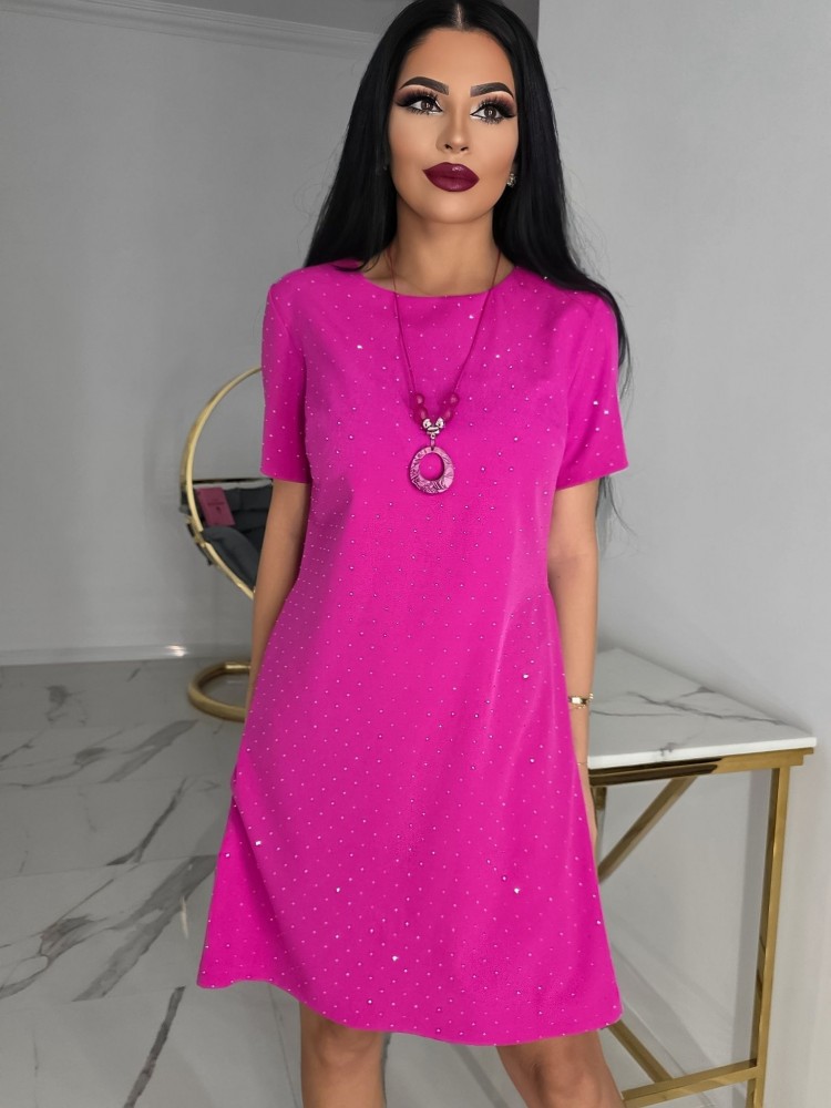 Рокля с блясък и права кройка Рокля с блясък и права кройка