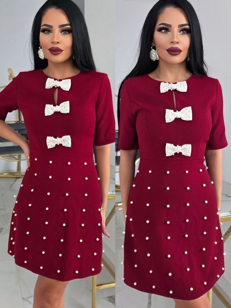 Рокля с перли и нежни панделки