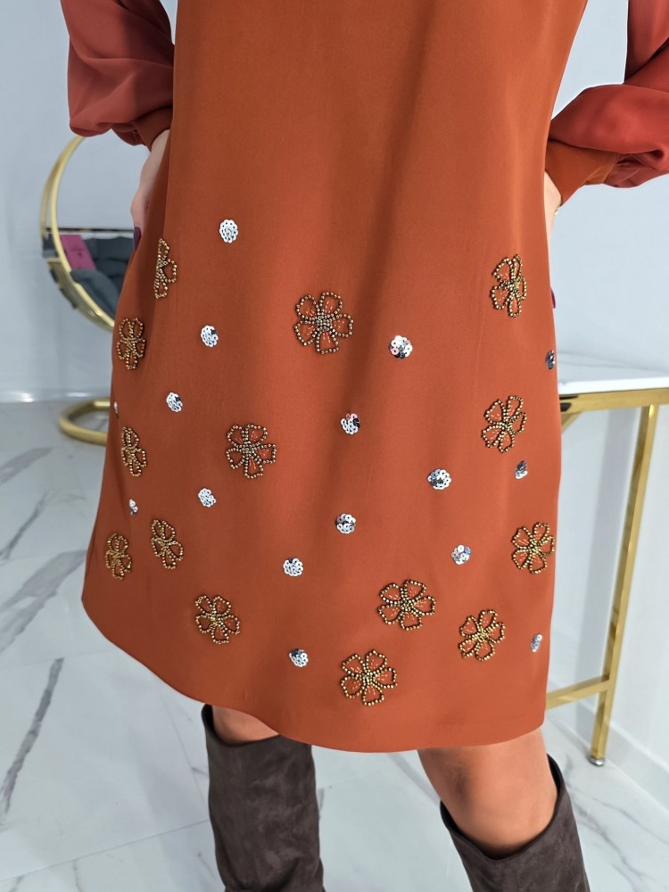 Рокля с ръкави от тюл Elegant