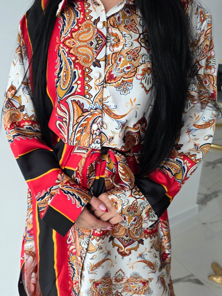 Рокля в красив десен Рокля в красив десен