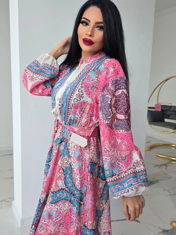 Рокля в пъстри цветове