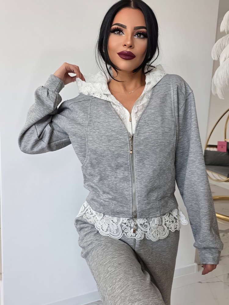 Сив екип с красива дантела Сив екип с красива дантела