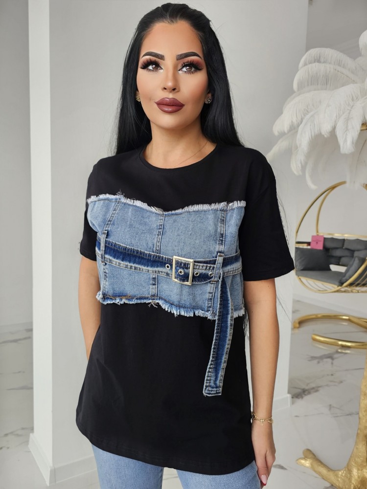 Тениска в комбинация с деним