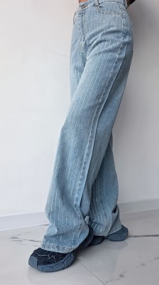 Дънки с блестящи камъчета