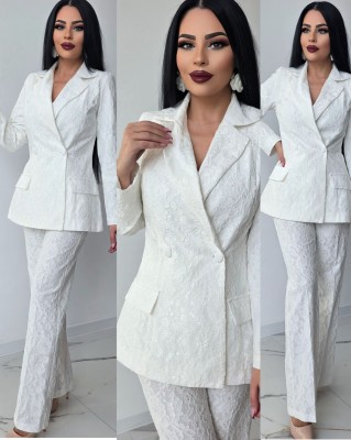 Елегантен костюм Bella