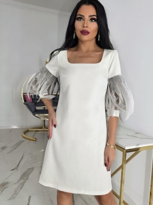 Красива рокля с естествени пера