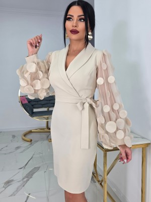 Луксозна рокля в бежово