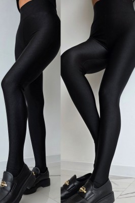 Оформящ клин чорапогащник в черно