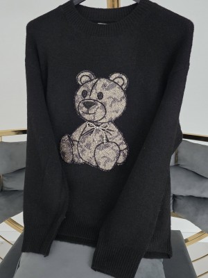 Пухкав и мек пуловер в черно