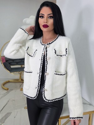 Сако от кашмир в бяло