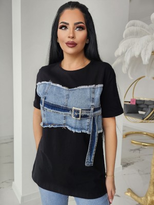 Тениска в комбинация с деним